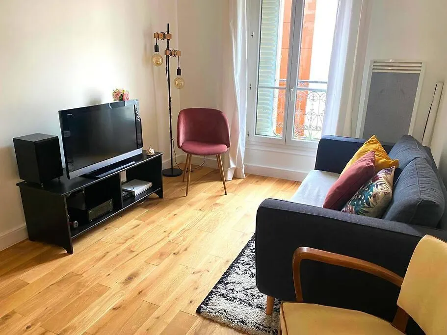 Logement Entier - Appartement Cosy De 2 Pieces Paris 0*,  France